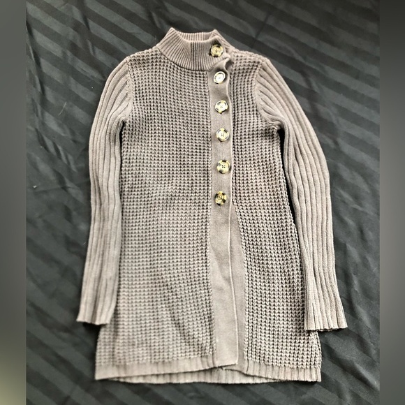 GAP Women's Gray Button-Up Sweater - Picture 3 of 11